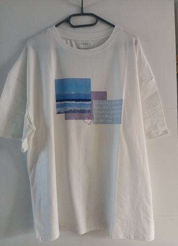 T shirt Shein
 L