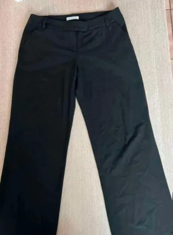 Pantalon  noir  basique  pour  le bureau  -  Promod