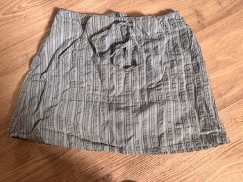 Jupe courte à poches