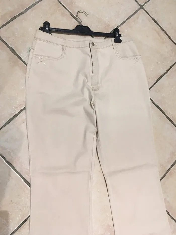 Superbe pantalon jamais porté en 42 avec étiquettes - photo numéro 9
