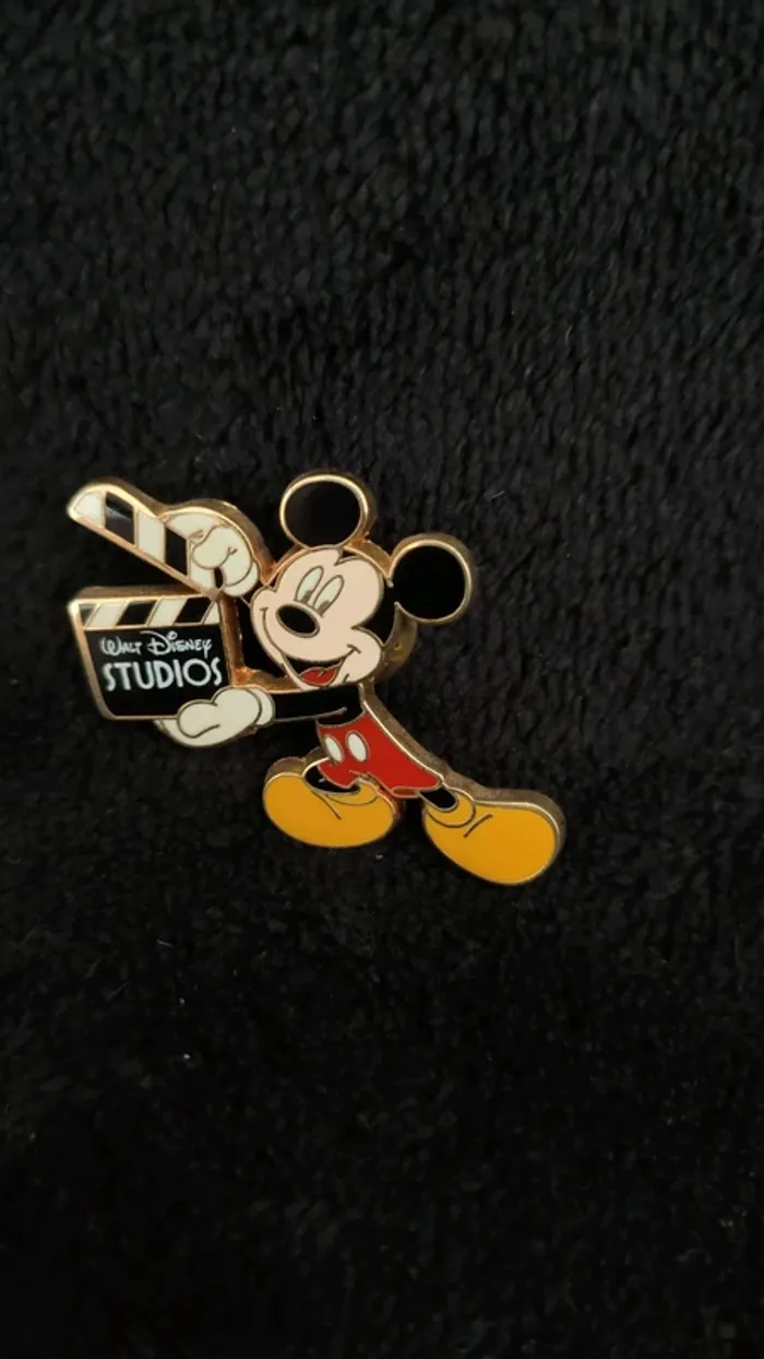 Pin's Mickey