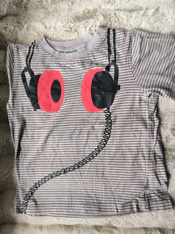 T-shirt manches courtes garçon 5 ans très bon état