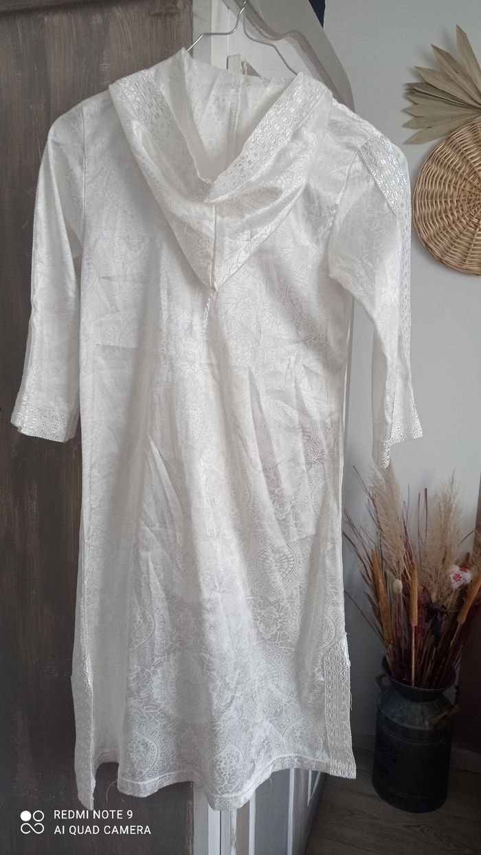 Djellaba enfant blanc cassé 3/4 ans parfait état 😉 - photo numéro 2