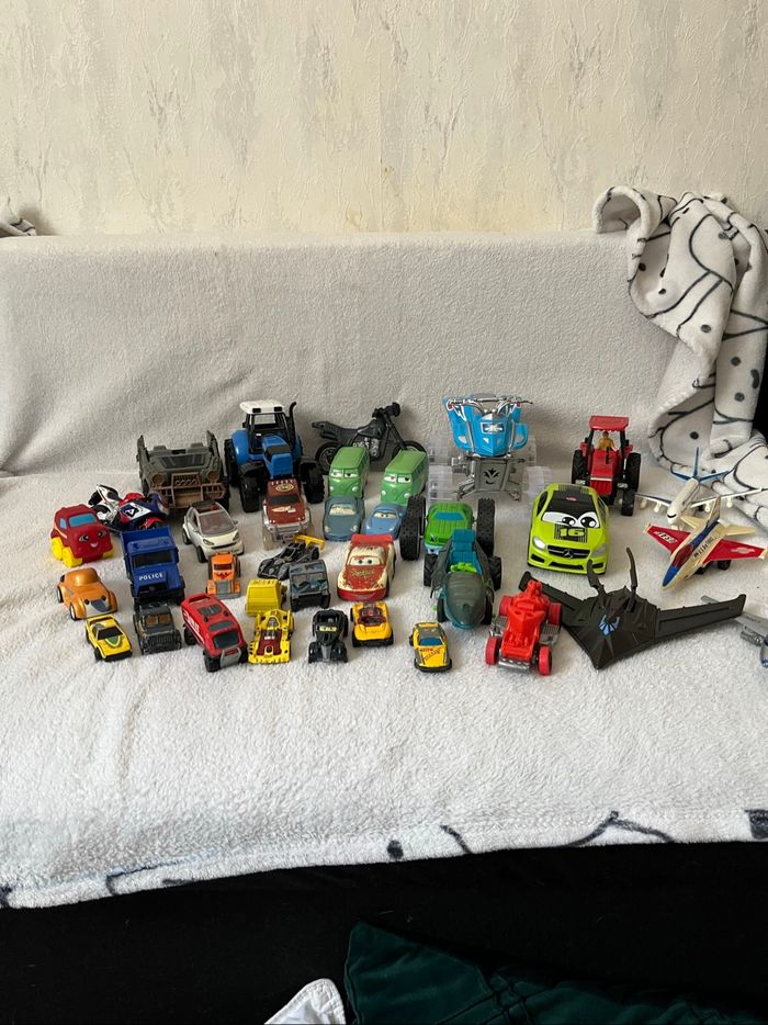 Lot de  35 véhicules