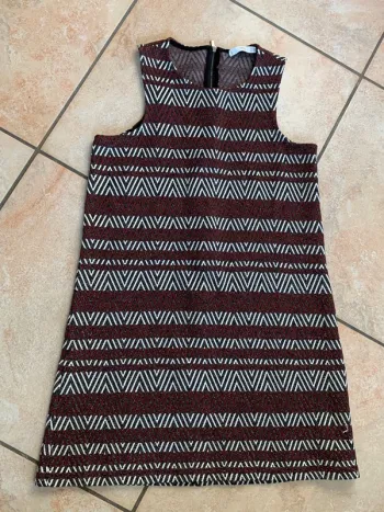 Robe Mng bordeaux noir blanc brillant T S très bon état