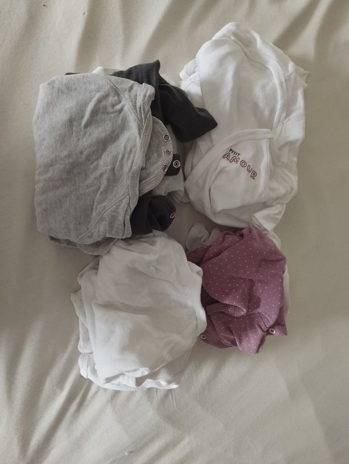 Gros lot vêtements fille 1 mois - photo numéro 6