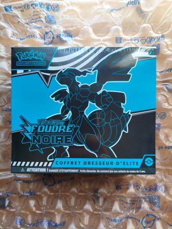Pokémon coffret dresseur d'elite ETB Ev10.5 Foudre Noire zekrom FR Neuf Defaut
