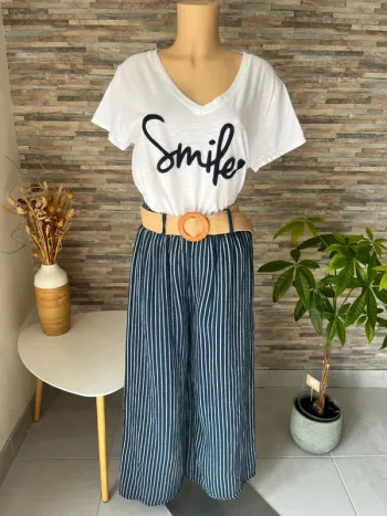 Superbe ensemble t-shirt pantalon et ceinture