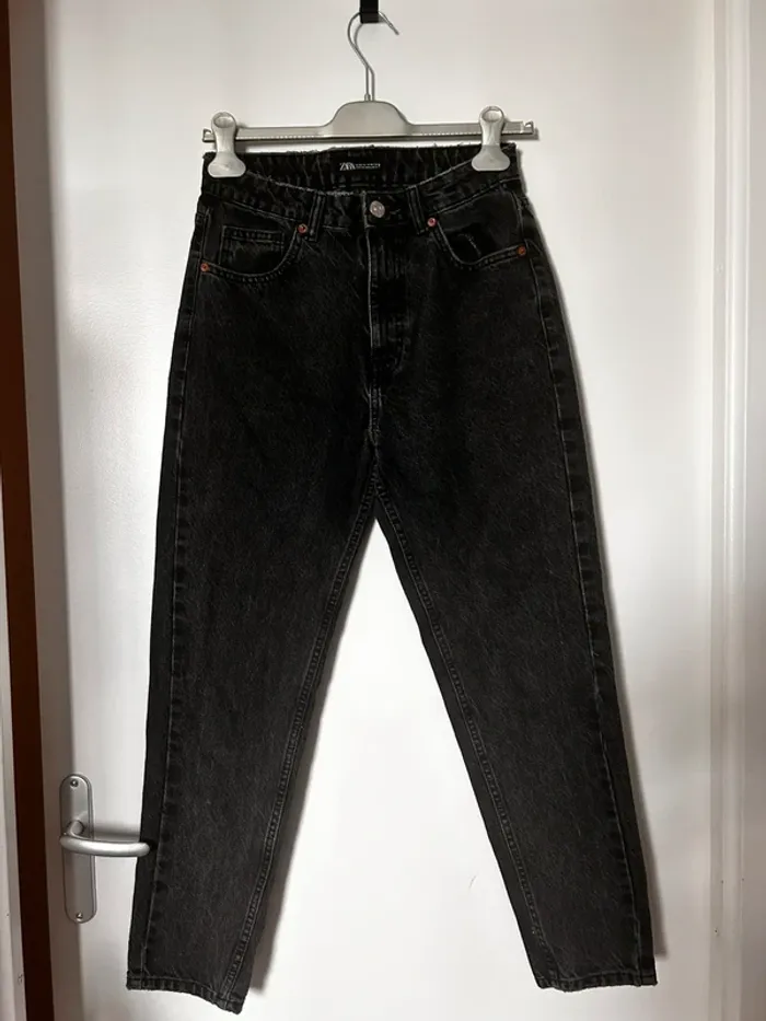 Jeans Zara taille 36 coupe droite taille haute