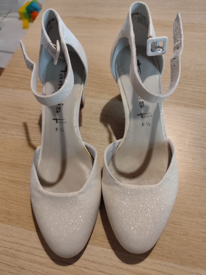 Escarpins à talons blanches à paillettes argentées - photo numéro 2