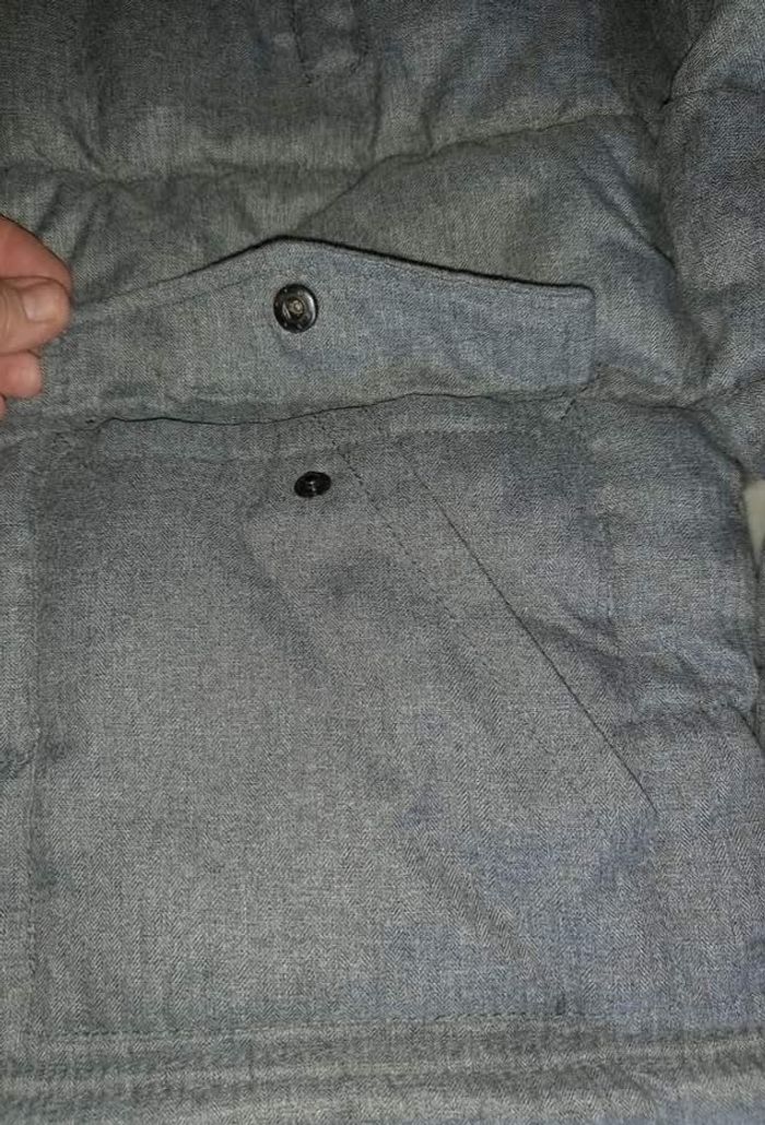 Blouson kiabi 16 ans taille S
Nombreuses poches , chaque côté de la poitrine et deux de chaque côté à la taille 
Mon fils ne l a jamais porté - photo numéro 8