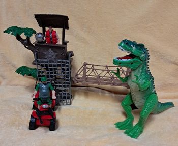 Lot dinosaure + décor