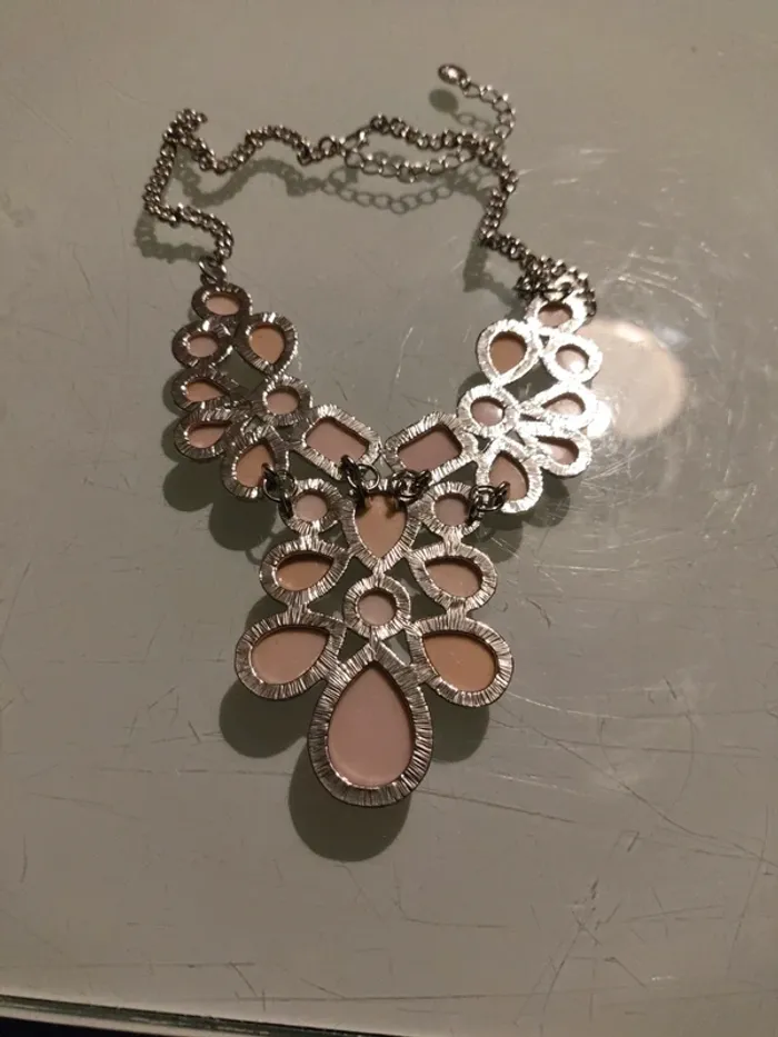 Collier pêche rosé - photo numéro 5