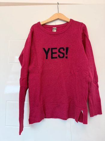 Pull Tape à l’œil rouge en 12ans