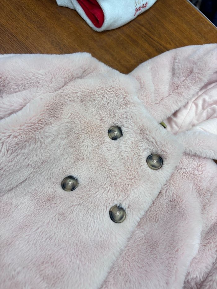 Manteau fausse fourrure - photo numéro 2