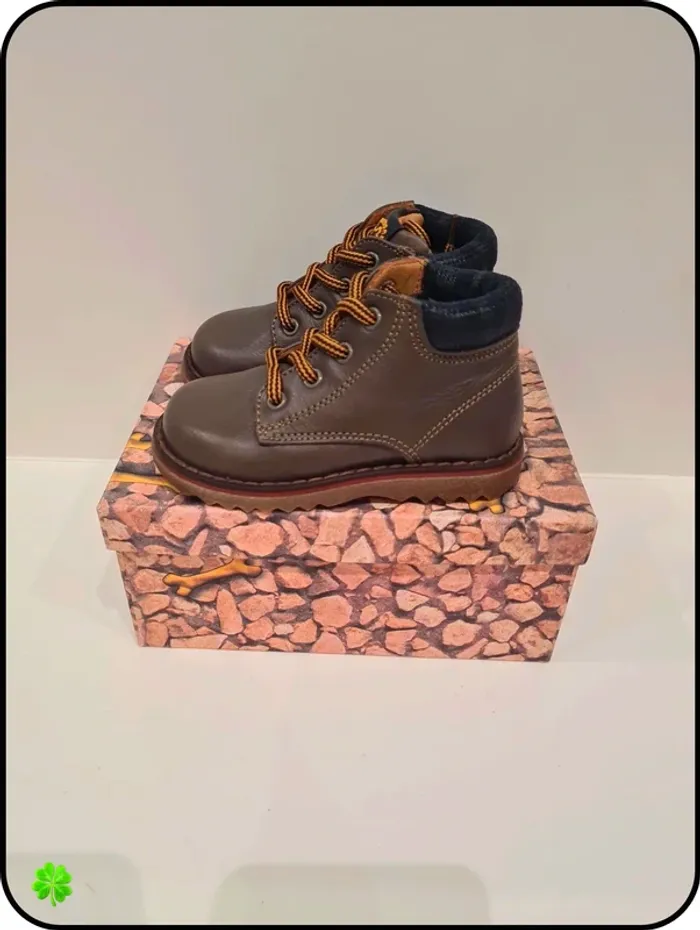 Chaussures Stones and Bones 20