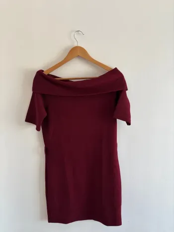 Robe épaule, dénudée