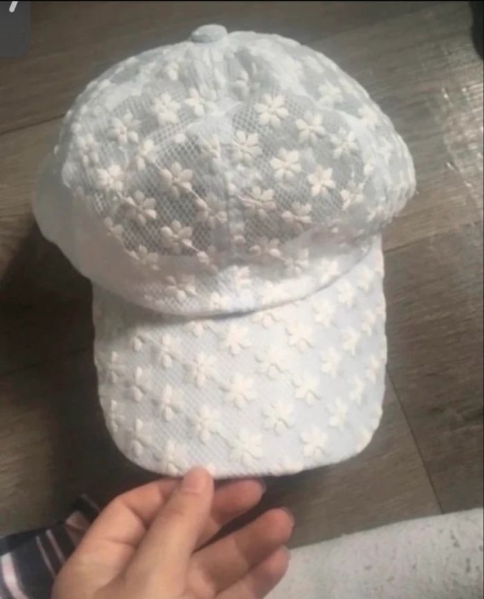 Casquette réglable NEUVE pour femme couleur blanc - photo numéro 2