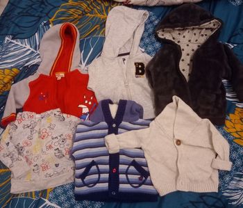 Lot de 4 vestes et 2 manteaux 3 mois