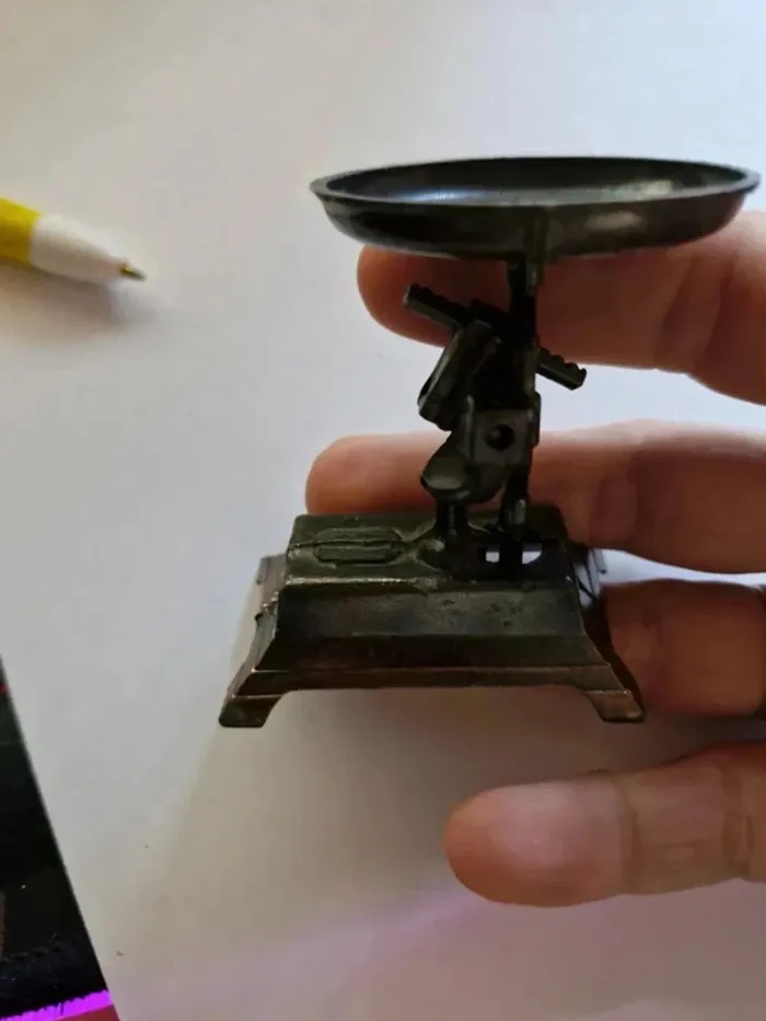 Taille crayon métal balance - photo numéro 2