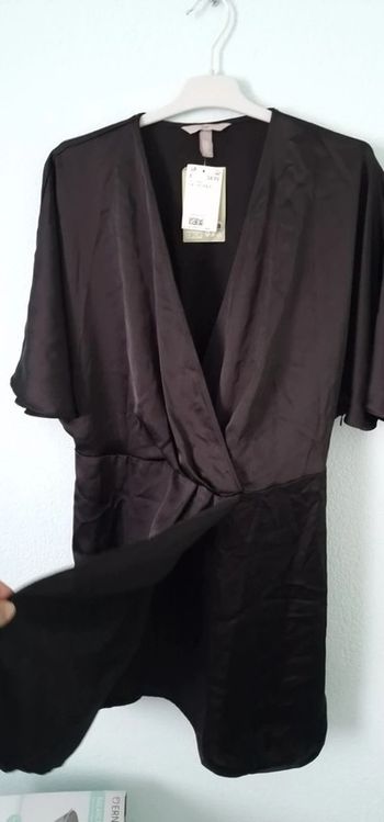 Robe satiné portefeuille taille L neuve avec étiquette