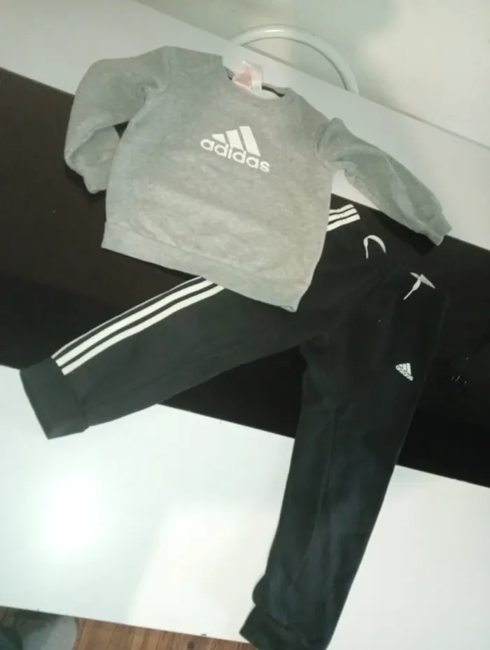 Ensemble adidas 3.4 ans
