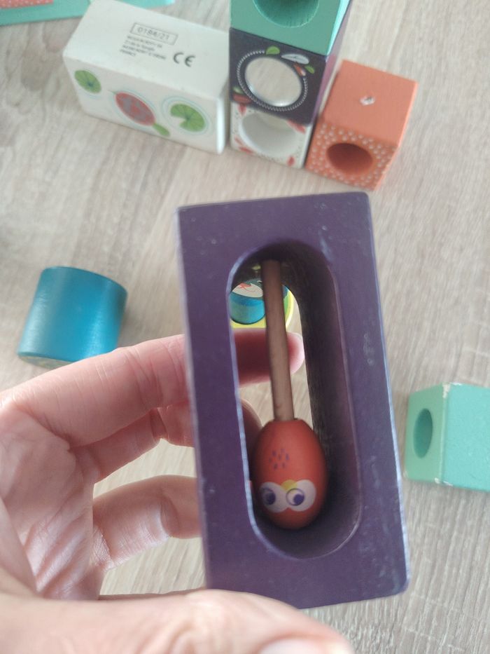 Cubes d'activités sonores,sensoriels et à empiler Moulin Roty - photo numéro 4