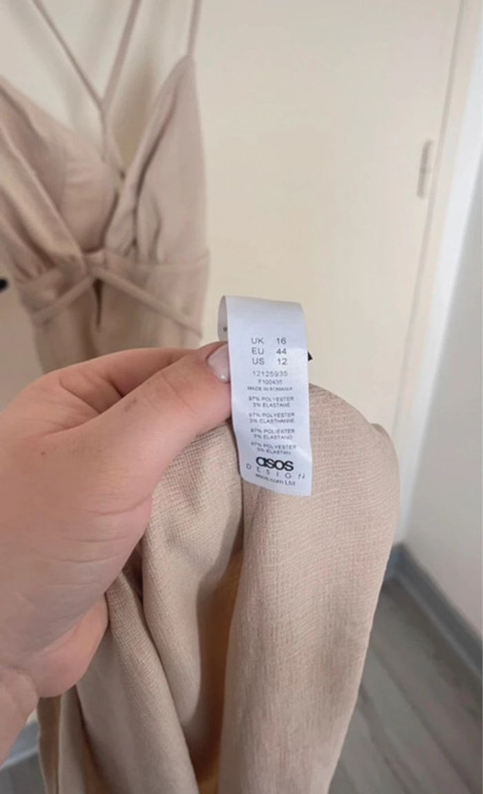 Robe classe asos en bon état taille 44 - photo numéro 6