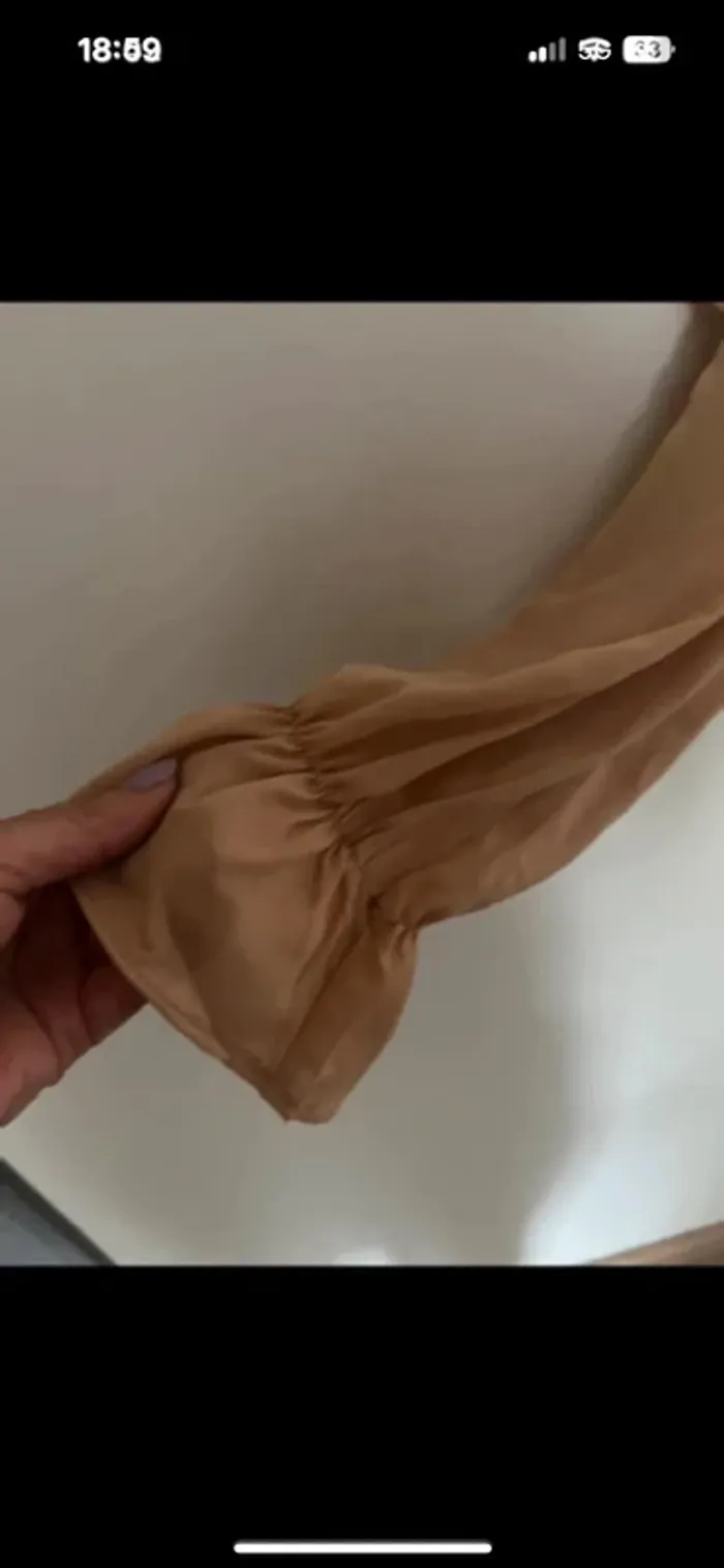 Blouse camel chic avec volants Taille S/M - photo numéro 6