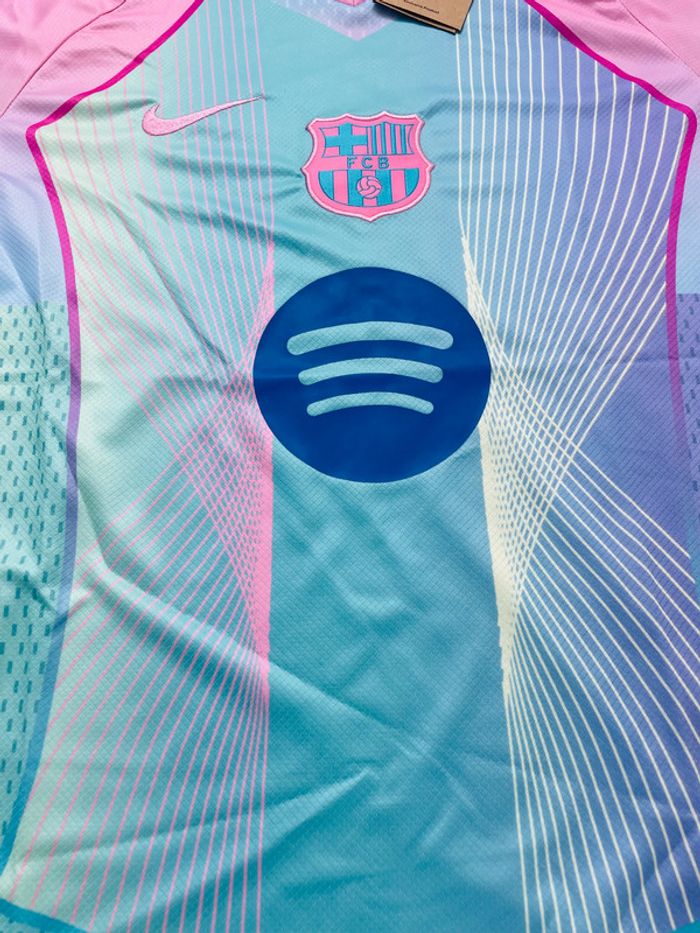 Maillot concept foot Barça rose bleu taille M - photo numéro 4