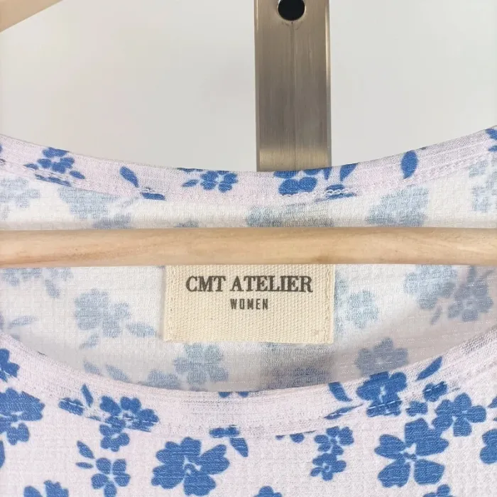 Top sans manches fleuri bleu et blanc à basque CMT Atelier taille M léger été A525 - photo numéro 5