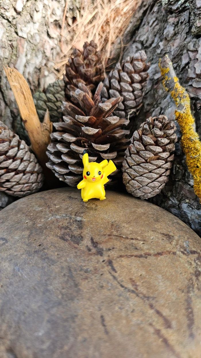 Super petite figurine Pokemon Nintendo pikachu - photo numéro 2