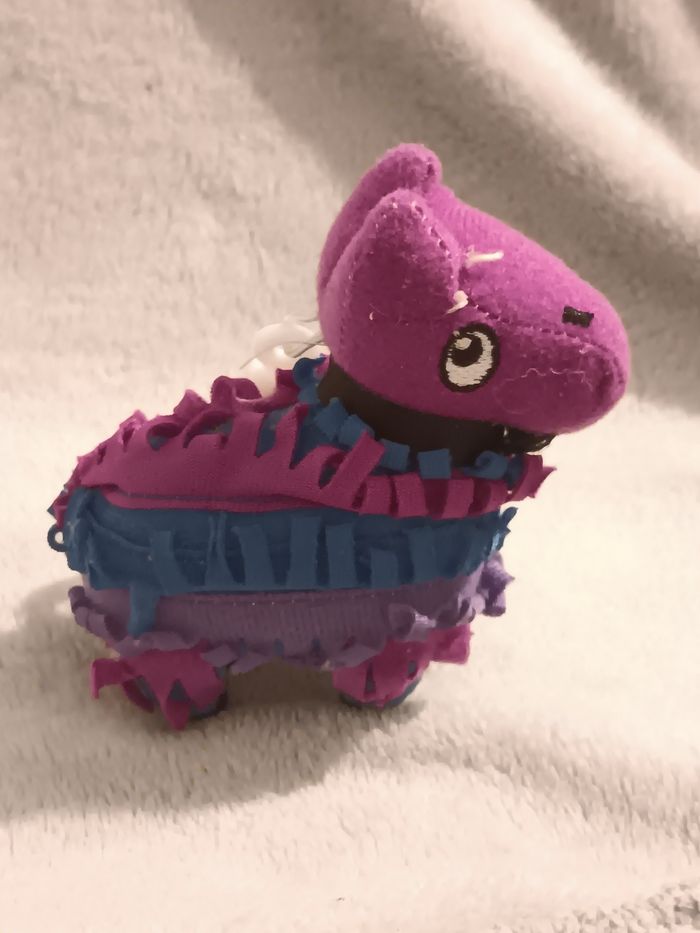 Porte-Clés Llama Piñata style fortnite - photo numéro 2