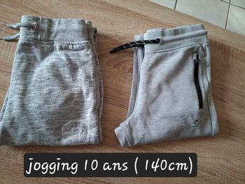 Lot 2 jogging 10 ans