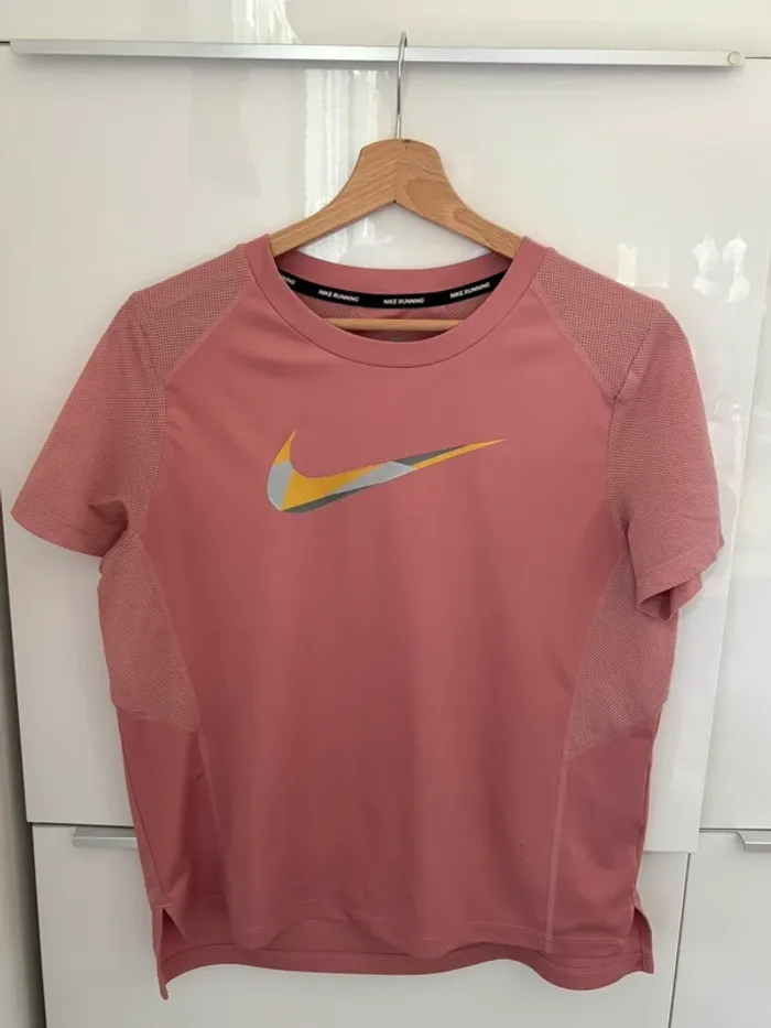 TEE shirt Nike Running taille M