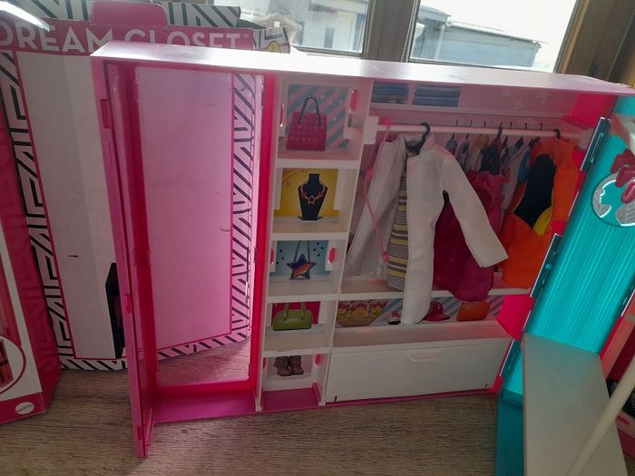 Le dressing de luxe de Barbie Fashionistas - photo numéro 4