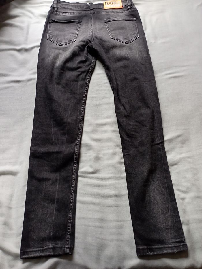 Jean effet "troué taché" - photo numéro 5