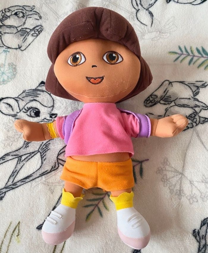 Peluche Dora.