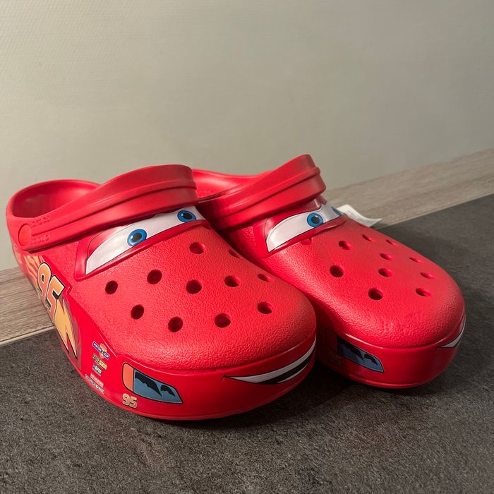 Crocs cars flash Mc Queen taille 42-43 - photo numéro 3