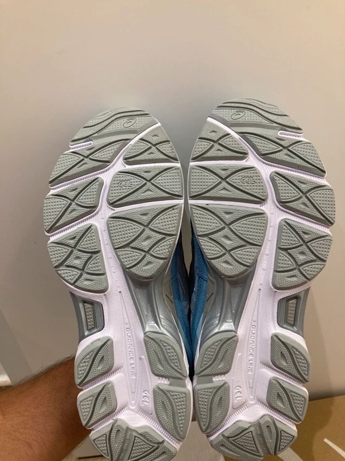 Asics gel Nyc Bleu clair Taille 41 - photo numéro 8