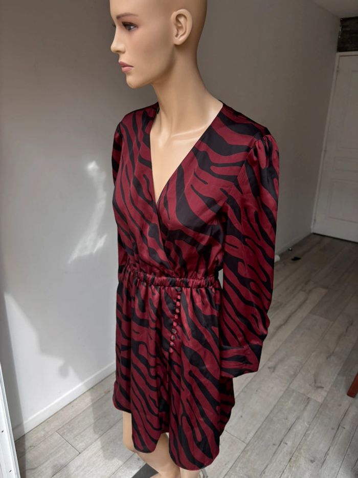 Robe d’été zébrée manche longue Zara neuve - photo numéro 5