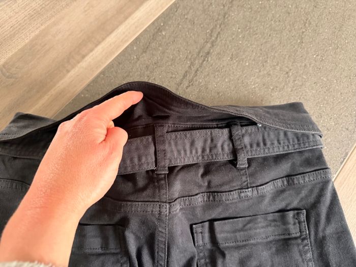 Jean noir - photo numéro 6