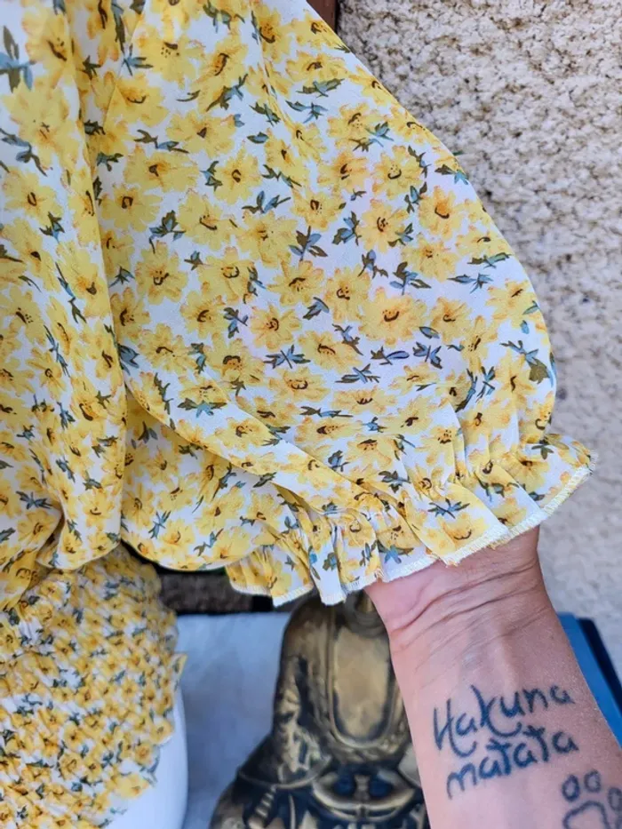 Blouse voile fleuri courte ivoire jaune shein taille 52 - photo numéro 5