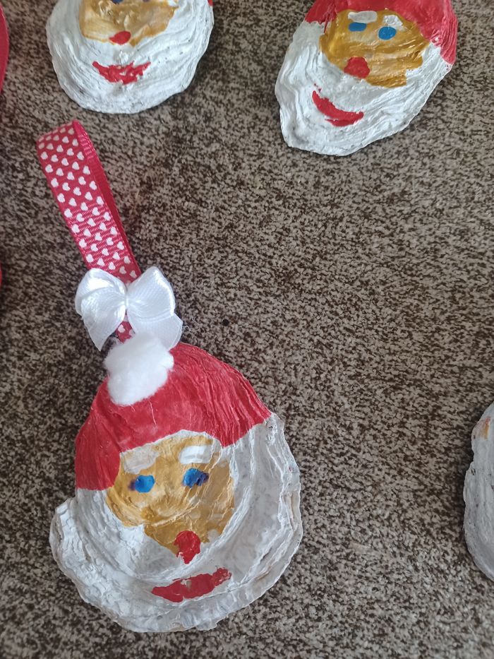 Décoration de 🎄 🤶 🎄 pour le sapin  fait main avec des huitres - photo numéro 2