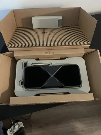 NVIDIA GeForce RTX 5090 32 Go GDDR7 FE - Founders Edition
