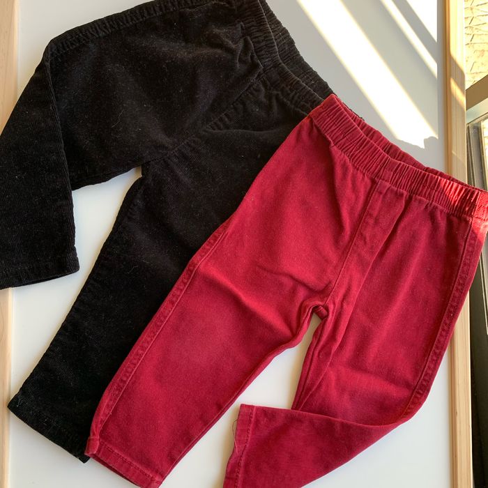 Lot 2 pantalons avec gilet rouge noir 18 mois - photo numéro 2