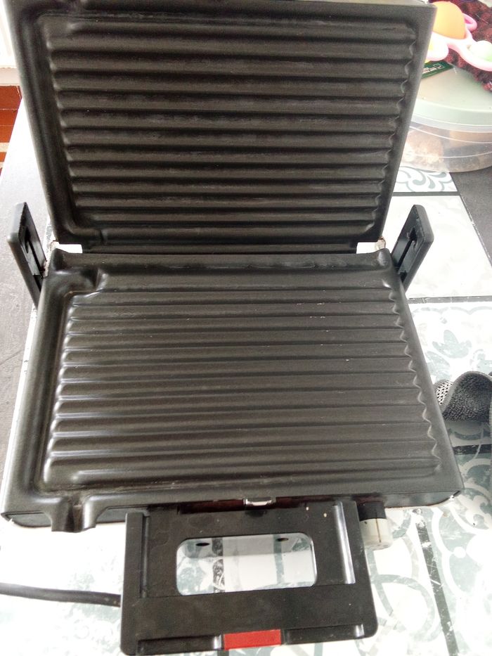 Grill minute Tefal 1600 watts - photo numéro 2
