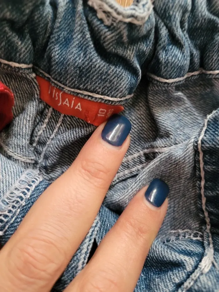 Short en jean 10 ans Très bon etat - photo numéro 3
