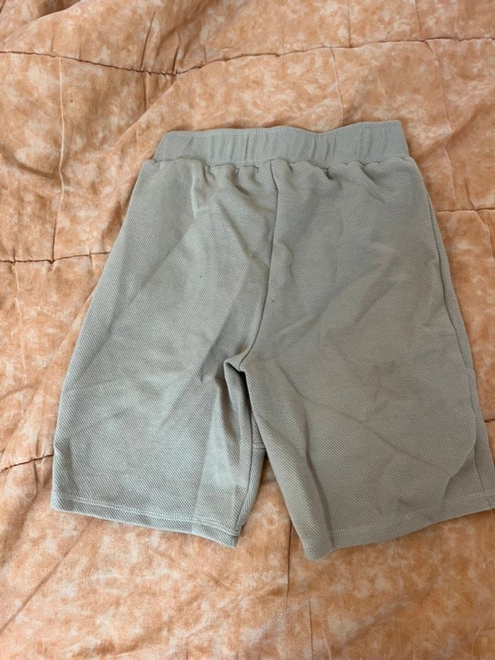 Short neuf - photo numéro 3