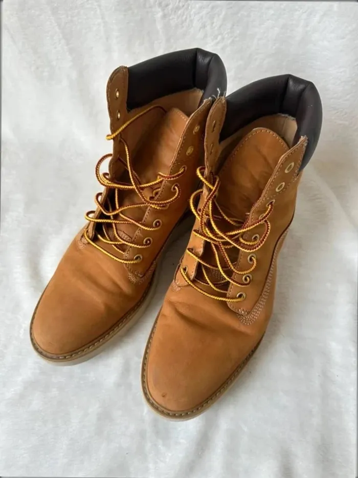 Bottes Timberland Originales - Confort et Robustesse, Taille 40